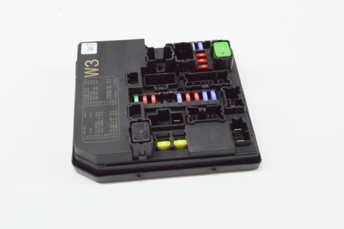 Modul panou de siguranțe NISSAN LEAF ZE0 2014 OEM: 284B7-3NE3A,521772F07 20589889