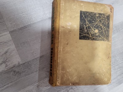 Atomul.Un gigant de Karl Bohm,Rolf Dorge foto