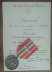 CC7 8 - Medalia 30 ani de la eliberarea Romaniei cu brevet + bonus!!