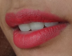 Ruj Maybelline Superstay 14H Lipstick 430 Stay With Me Coral foto
