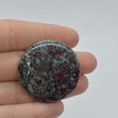 Cabochon eudialit 37x37x6mm a25