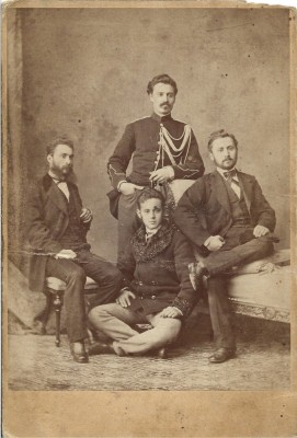 41PMD Eustațiu Cristoforeanu și sublocotenent Costache de la jandarmii pedeștri din București, studio Duschek foto