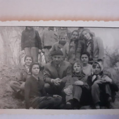Fotografie dimensiune 6/9 cm cu grup la Blaj județul Alba în 1964