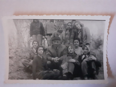 Fotografie dimensiune 6/9 cm cu grup la Blaj județul Alba &amp;icirc;n 1964 foto