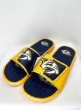Nashville Predators papuci de bărbați Team Logo Staycation Slipper - S = 39-41 EU