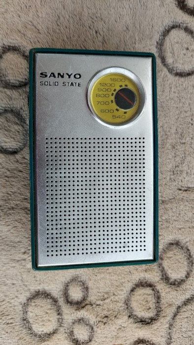 RADIO SANYO SOLID STATE RP1632 , NU FUNCTIONEAZA ,