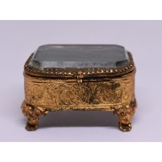 Cutie bijuterii alama aurita si cristal bizotat Franta Napoleon III - secol XIX