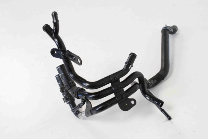 Furtun de lichid de răcire VW PASSAT Variant B8 3G5 2015 OEM: 04L121064 10009030