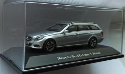 Macheta Mercedes Benz E Class T-Model S212 Break 2013 silver - Kyosho 1/43 foto