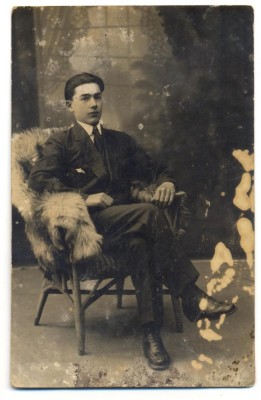 AD 1606 C.P.VECHE -BARBAT IN TINUTA DE EPOCA -TROSEAN -CATRE, H.P. PANAITESCU foto