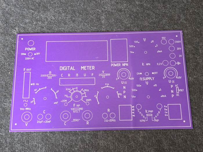 Schema pe tablă. Digital meter.