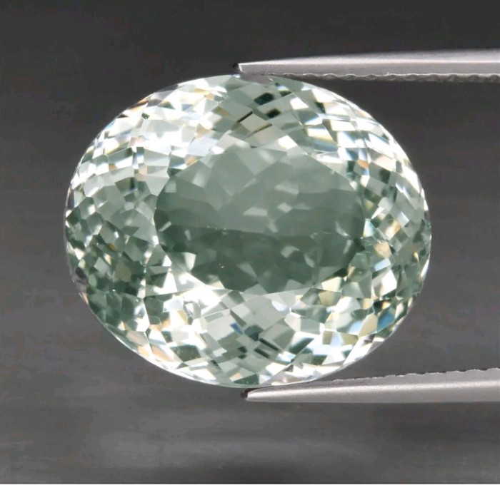 Topaz albastru- verzui