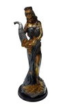 Cumpara ieftin Statueta decorativa, Femeie cu monede, 28 cm, LP004