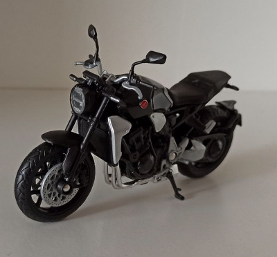 Macheta motocicleta Honda CB1000R (SC80) 2018 negru - Welly 1/18 foto