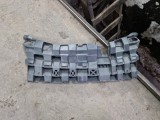 Grilă superioară mijloc bară față Peugeot 107
