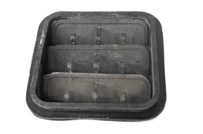 Grila de ventilație caroserie SSANGYONG KORANDO 2017 OEM: 68100-08100 16853880 foto