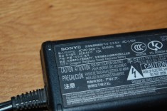 Incarcator camera video Sony AC-L15A 8.4V 1.5A