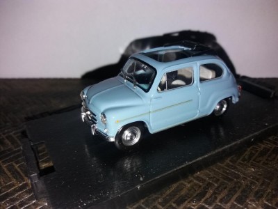 Macheta Fiat 600D transformabile aperta 1960 azzurro cenere 401 1:43 BRUMM foto