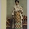 SALUTARI DIN ROMANIA , FEMEIE IN PORT POPULAR , IN STUDIO , CARTE POSTALA , 1908