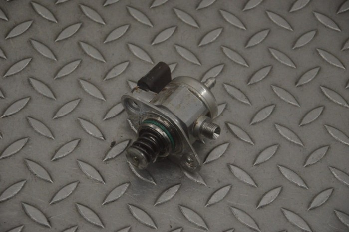 Pompa de combustibil PORSCHE 911 991 2016 OEM: Coupe | 24558497