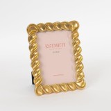 Cumpara ieftin Rama foto din rasina Golden 13 x 18 cm