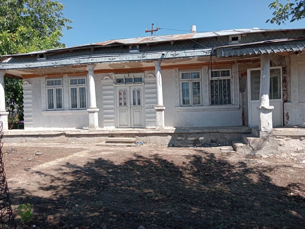 Casa si teren Com. Corod | arhiva Okazii.ro