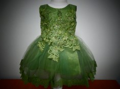 Rochiță Elegantă cu Trenă Verde - 1 an foto