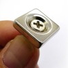 Magnet Neodim Puternic Patrat 20x20x4mm cu Gaura N45 Fixare Prindere 5.3kg