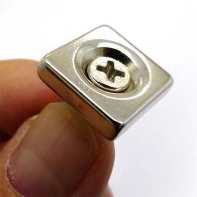 Magnet puternic neodim patrat cu gaura 20mm x 20mm x 4mm foto
