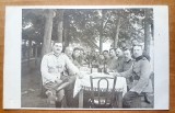 F616-I-Grup de ofiteri si militari romani 1920 la Popota stare buna semnata.