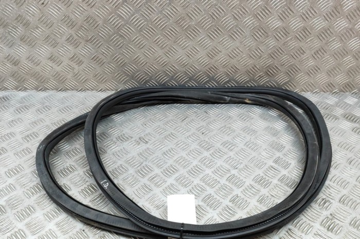 Garnitura ușă dreapta față AUDI Q4 SUV F4B 2022 OEM: 11A867912B | 22748340