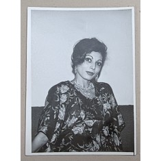 TANARA CU ROCHIE INFLORATA , FOTOGRAFIE , ANII &#039;70 -&#039; 80