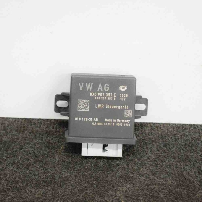 Modul de control far AUDI Q3 8U 2018 OEM: 8X0907357E8X0907357B 3527102