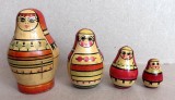 Set autentic Matrioska, papusi din lemn lacuit, pictat manual, artizanat traditional de origine slava, eticheta originala din 1977