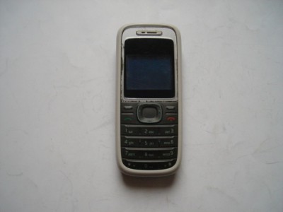 Nokia 1208, blocat in reteaua Vodafone foto