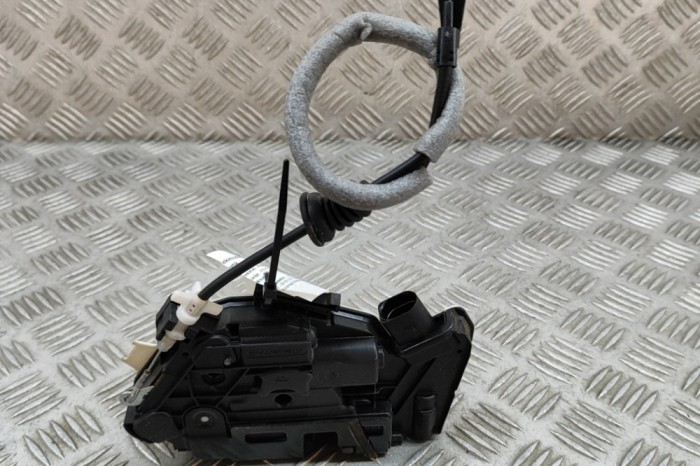 &Icirc;ncuietoare ușă dreapta față VW TIGUAN 5N_ 2012 OEM: 5N1837016C 23836057