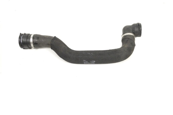 Furtun de lichid de răcire JAGUAR F-PACE X761 2018 OEM: HK83-8260-AE 11477413