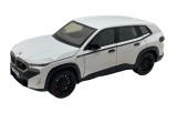 Macheta metal BMW XM alb 1:24 cu fum sunet lumini deschide usi