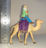 Figurina plastic dromader swoppet pelerin cimpoi vintage h 11 cm SET35 T4