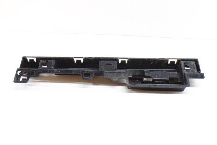 Suport prag lateral dreapta spate BMW 3 F30, F80 2016 OEM: 7256918 11528144