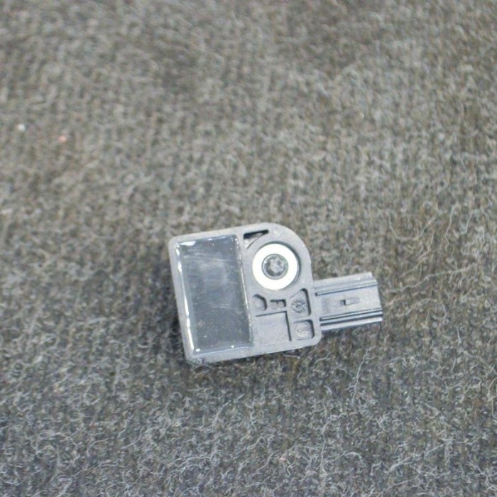 Senzor de impact st&acirc;nga față TESLA MODEL S 2017 OEM: 1005274-00-B 4088957