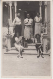 M1 A 20 - FOTO - Fotografie foarte veche - poza de familie cu caine - anii 1960
