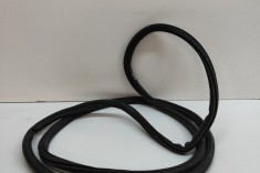 Garnitura de cauciuc haion AUDI Q7 4L 2014 OEM: 4L0827705D 30974480
