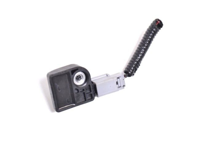 Senzor de impact st&acirc;nga spate TESLA MODEL S 2017 OEM: 1005274-00-B 12146831