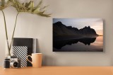 Tablou Canvas, "Munții reflectați &icirc;n liniștea apei", Munți, Reflecție, Apus, Liniște, Peisaj, Natură, Siluete, 39 x 26 cm, CMCLASS