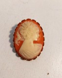 Brosa veche vintage cu Camee. 4x3cm