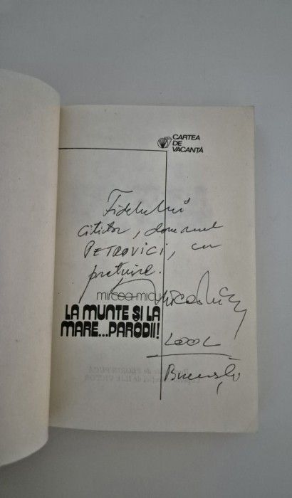 Carte cu autograf Mircea Micu La munte si la mare