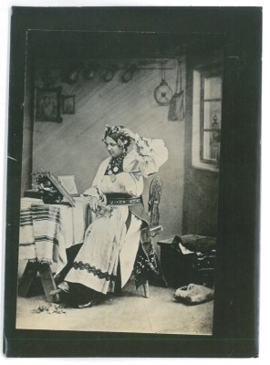 5460 - ETHNIC Woman, Romania ( 13/9 cm ) - old Photocard - unused foto