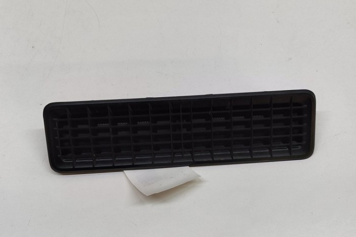 Gura de ventilație planșa de bord PORSCHE Taycan 2022 OEM: 9J1819151 | 31802067