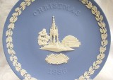 FARFURIE PORTELAN ENGLEZESC WEDGWOOD JASPERWARE BLUE DECOR ALBERT MEMORIAL 21 CM